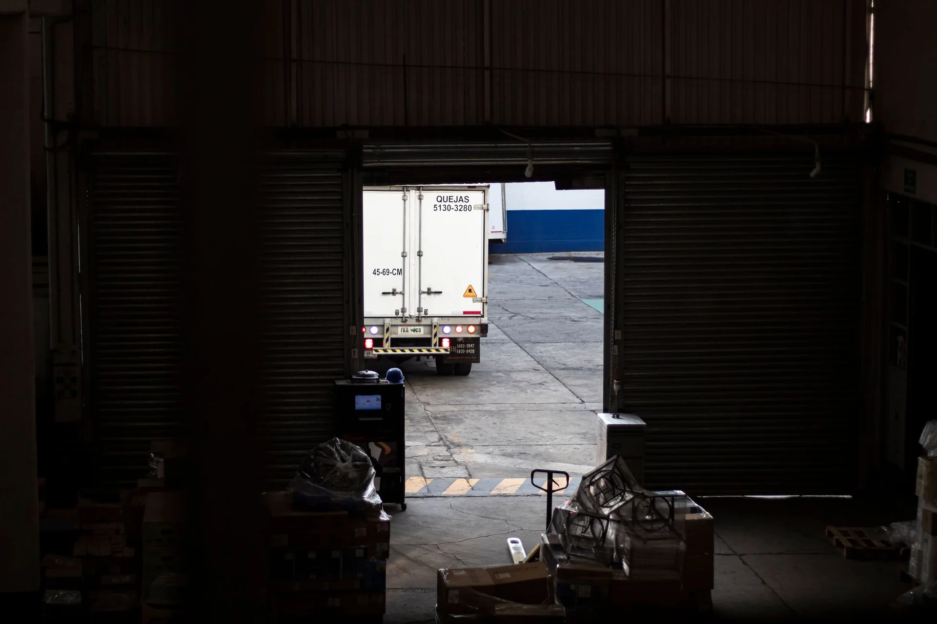DDP final-mile delivery from a destination warehouse